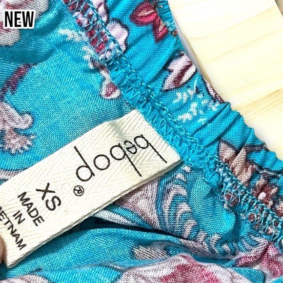 💝New Bebop Blue Floral Strapless Shorts Romper Outfit with tie ( one of the loo - Picture 8 of 8